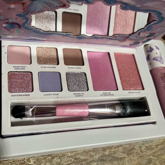Petite 'n Pretty Dream Land Eye & Cheek Palette & Pink Cloud 10k Shine Lipgloss - Picture 7 of 16